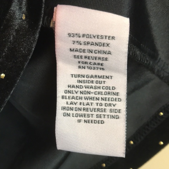 Nanette Lepore Women’s Black Velvet Gold-Colored Metallic Dot Puff Sleeve Blouse - Picture 10 of 10